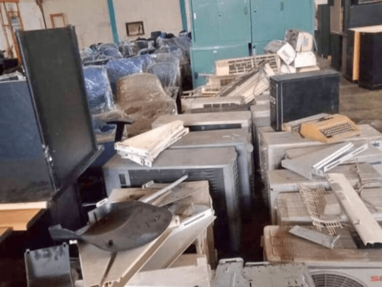 Pengiriman AC bekas ke pembeli